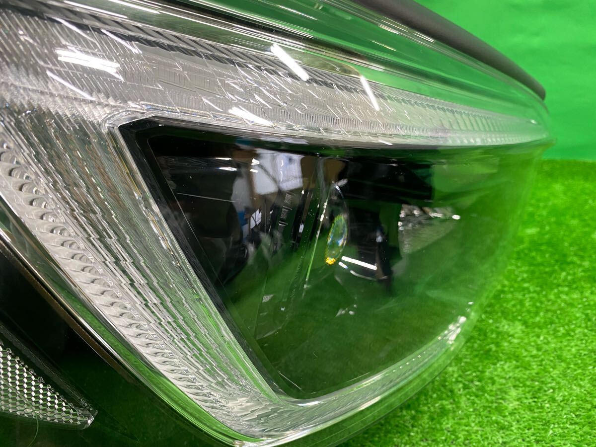 Subaru Forester SK5 / SKE Mid-Generation LED Headlight Pair KOITO 100-6045J image 4