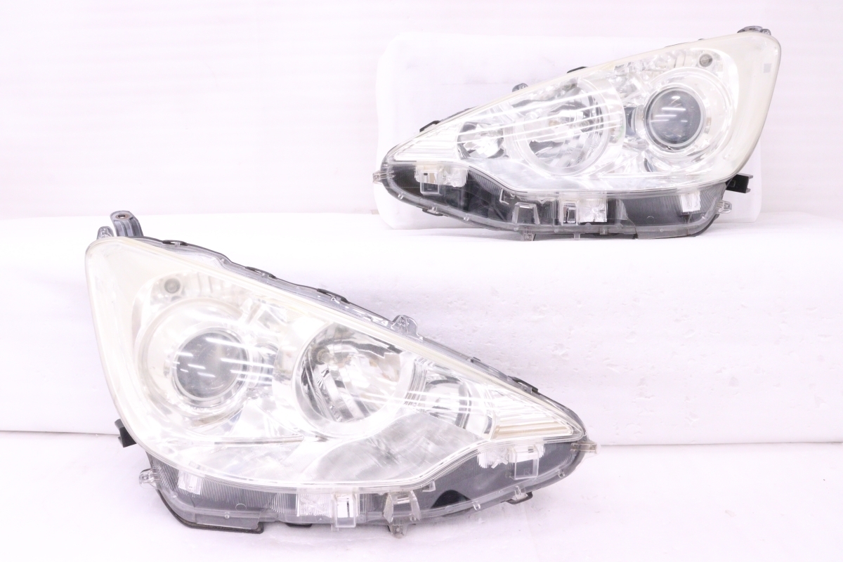 Toyota Aqua NHP10 Pre-Facelift Halogen Headlight Pair KOITO 52-244 Mark K