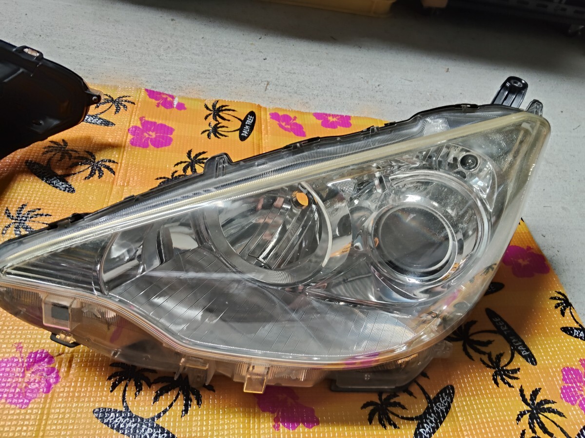 Toyota Aqua NHP10 Pre-Facelift Headlight Pair image 6
