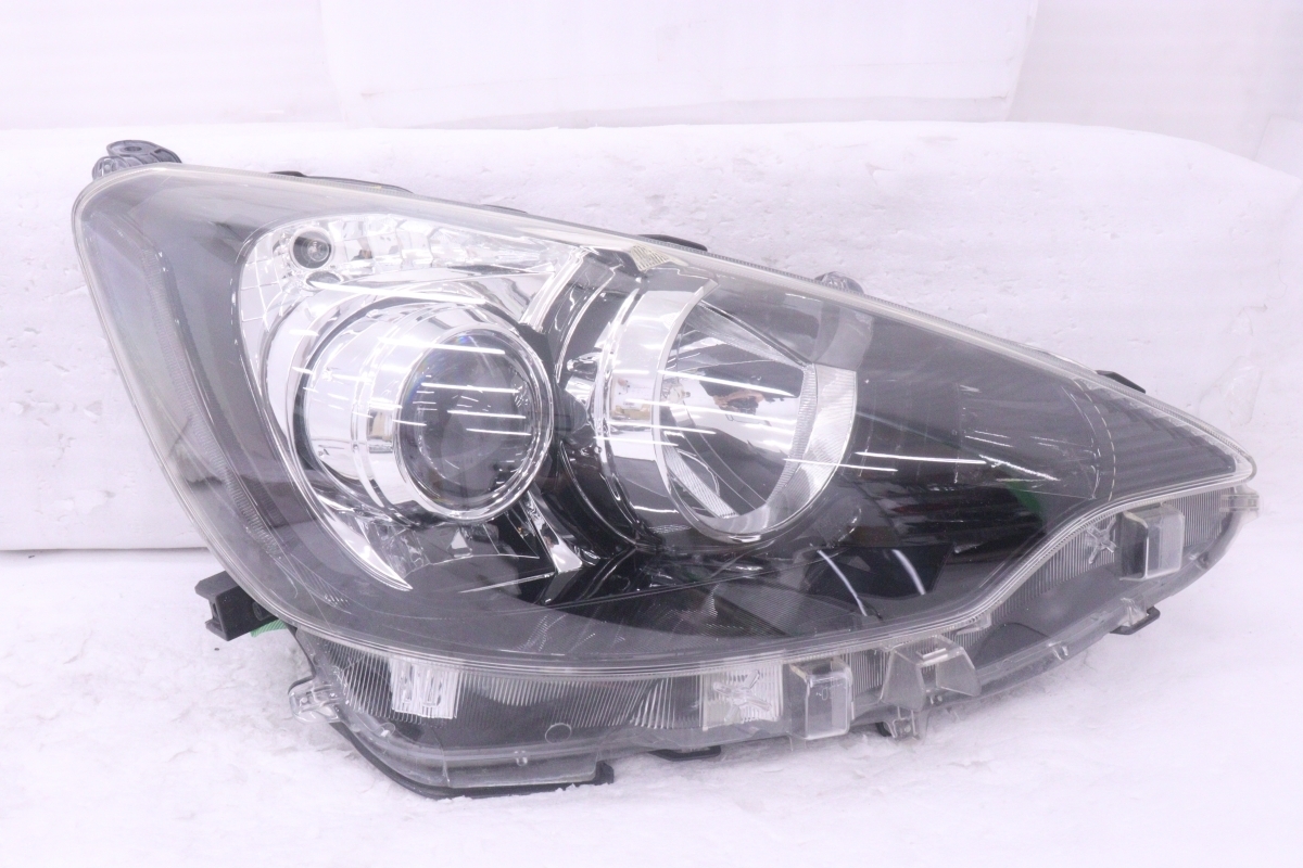Toyota Aqua NHP10 G's Pre-Facelift Right LED Headlight KOITO 52-247