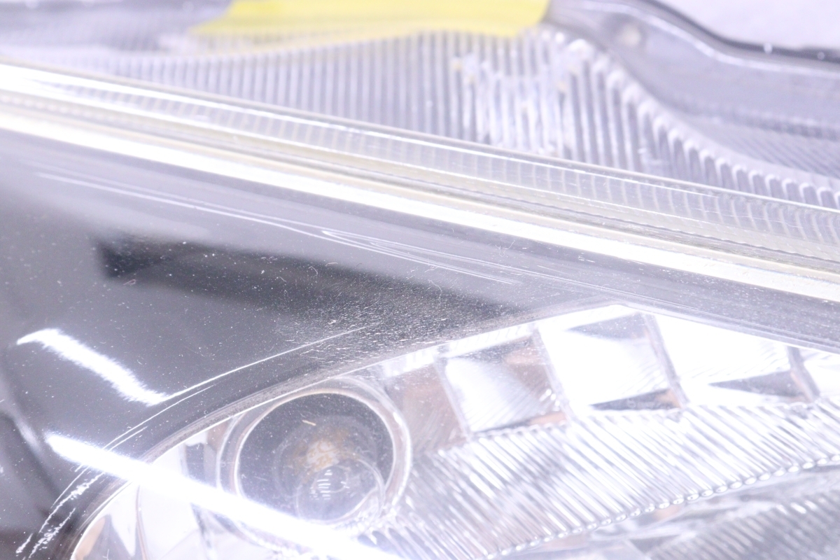 Toyota Aqua NHP10 G's Pre-Facelift Right LED Headlight KOITO 52-247 image 5