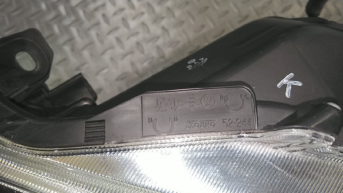 Toyota Aqua NHP10 Left Halogen Headlight KOITO 52-244 image 6