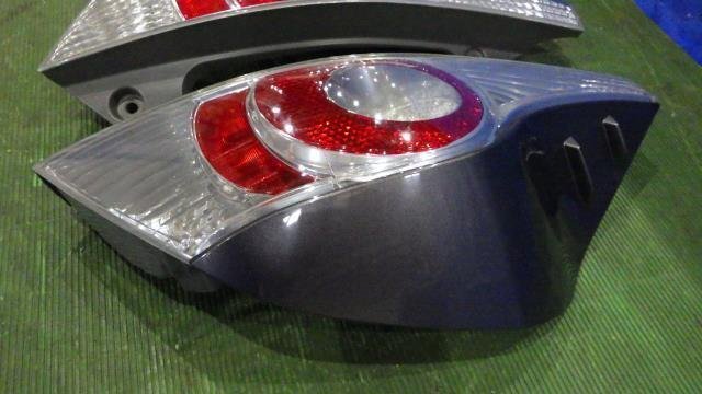 Toyota Aqua NHP10 Pre-Facelift Tail Light Pair with Garnishes STANLEY 52-252 image 2