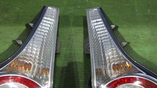 Toyota Aqua NHP10 Pre-Facelift Tail Light Pair with Garnishes STANLEY 52-252 image 4