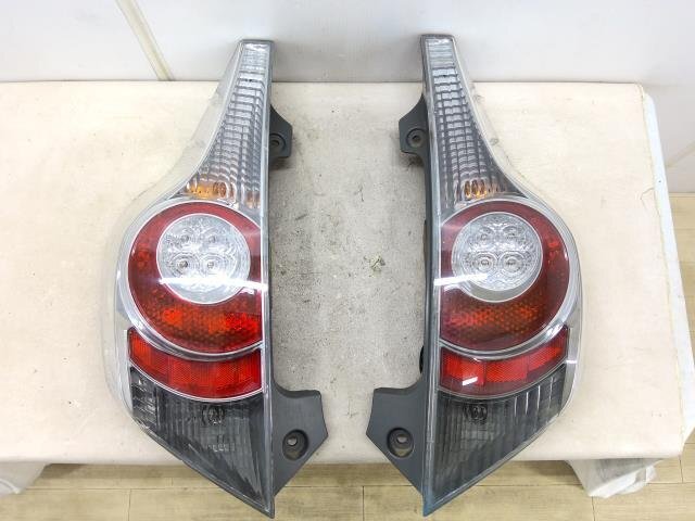 Toyota Aqua NHP10 Pre-Facelift Tail Light Pair 81550-52A80 / 81560-52690