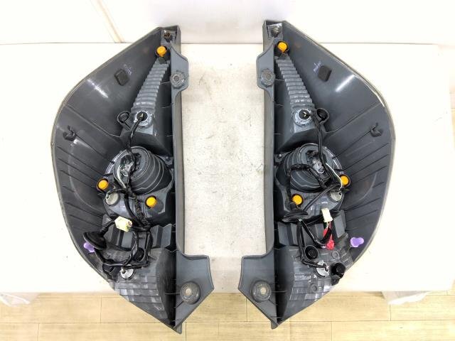 Toyota Aqua NHP10 Pre-Facelift Tail Light Pair 81550-52A80 / 81560-52690 image 2