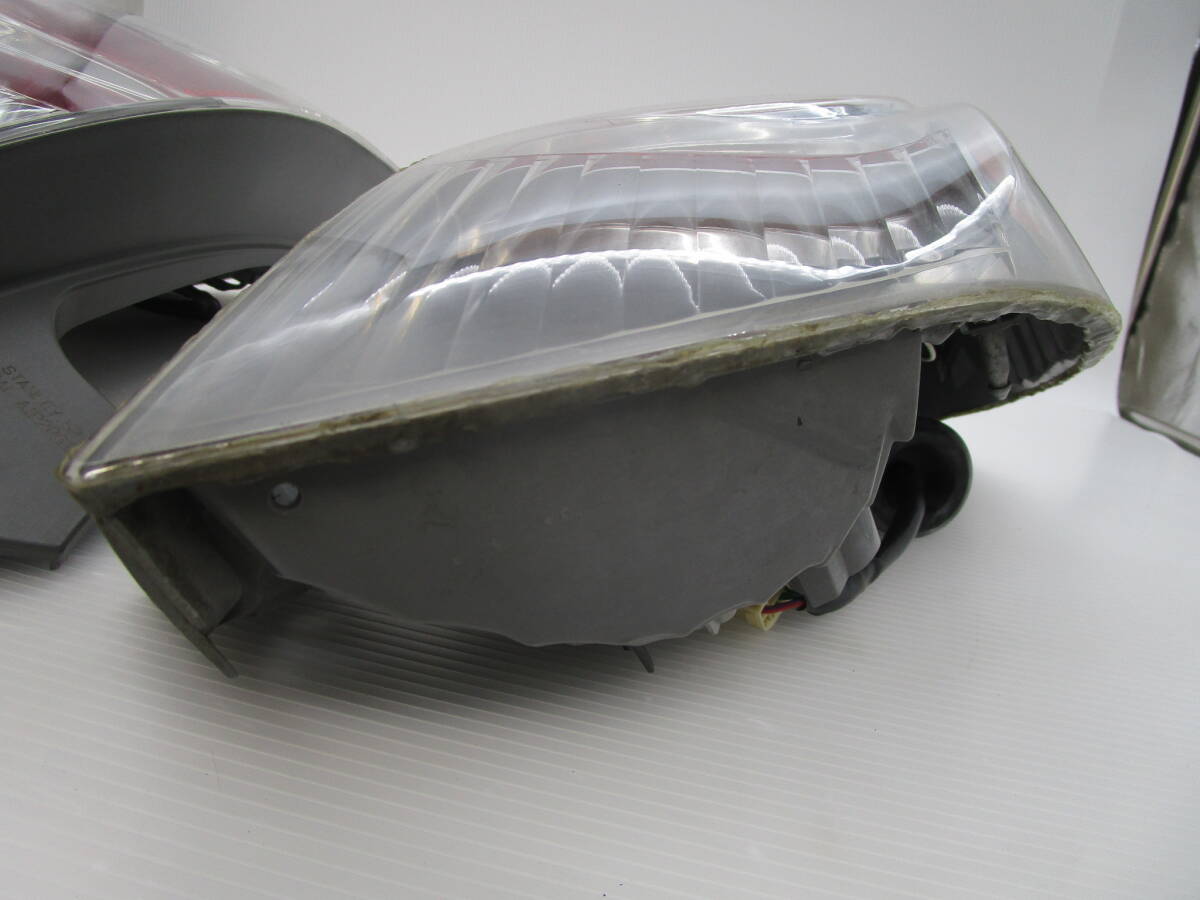 Toyota Aqua NHP10 Tail Light Pair STANLEY 52-253 image 6