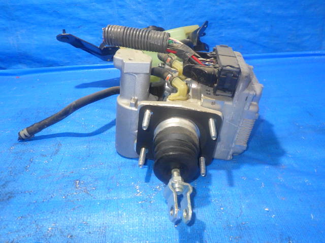 Toyota Aqua NHP10 ABS Actuator and Booster Pump Set image 2