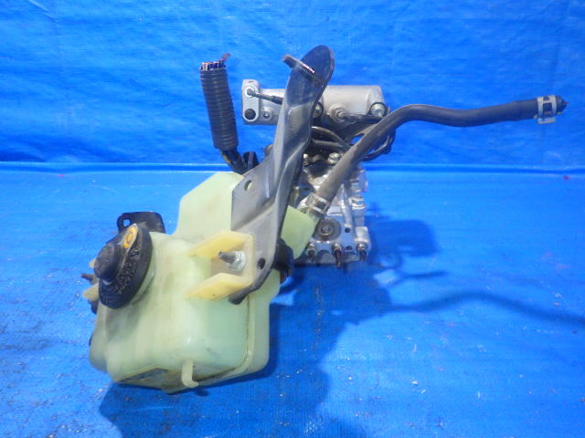 Toyota Aqua NHP10 ABS Actuator and Booster Pump Set image 3