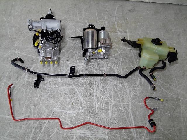 Toyota Aqua NHP10 ABS Actuator Assembly 47050-52030
