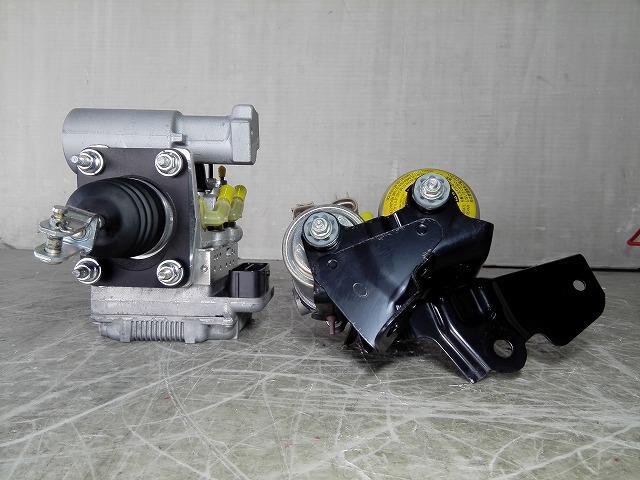 Toyota Aqua NHP10 ABS Actuator Assembly 47050-52030 image 4