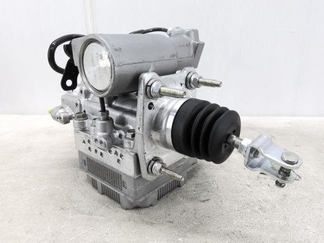 Toyota Aqua NHP10 Pre-Facelift ABS Actuator and Brake Booster Set image 5