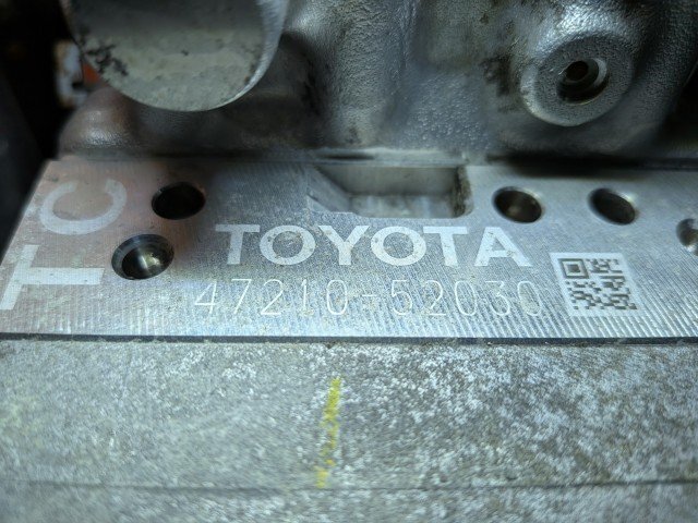 Toyota Aqua NHP10 ABS Actuator and Booster Pump 47210-52030