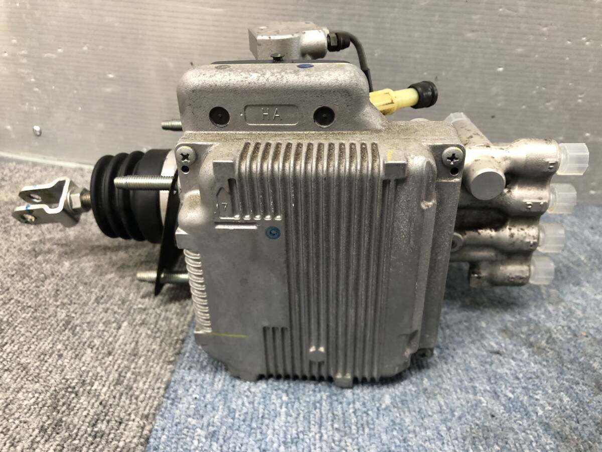 Toyota Aqua NHP10 ABS Actuator and Booster Pump 47210-52030 / 47070-52010 Mark TC image 3