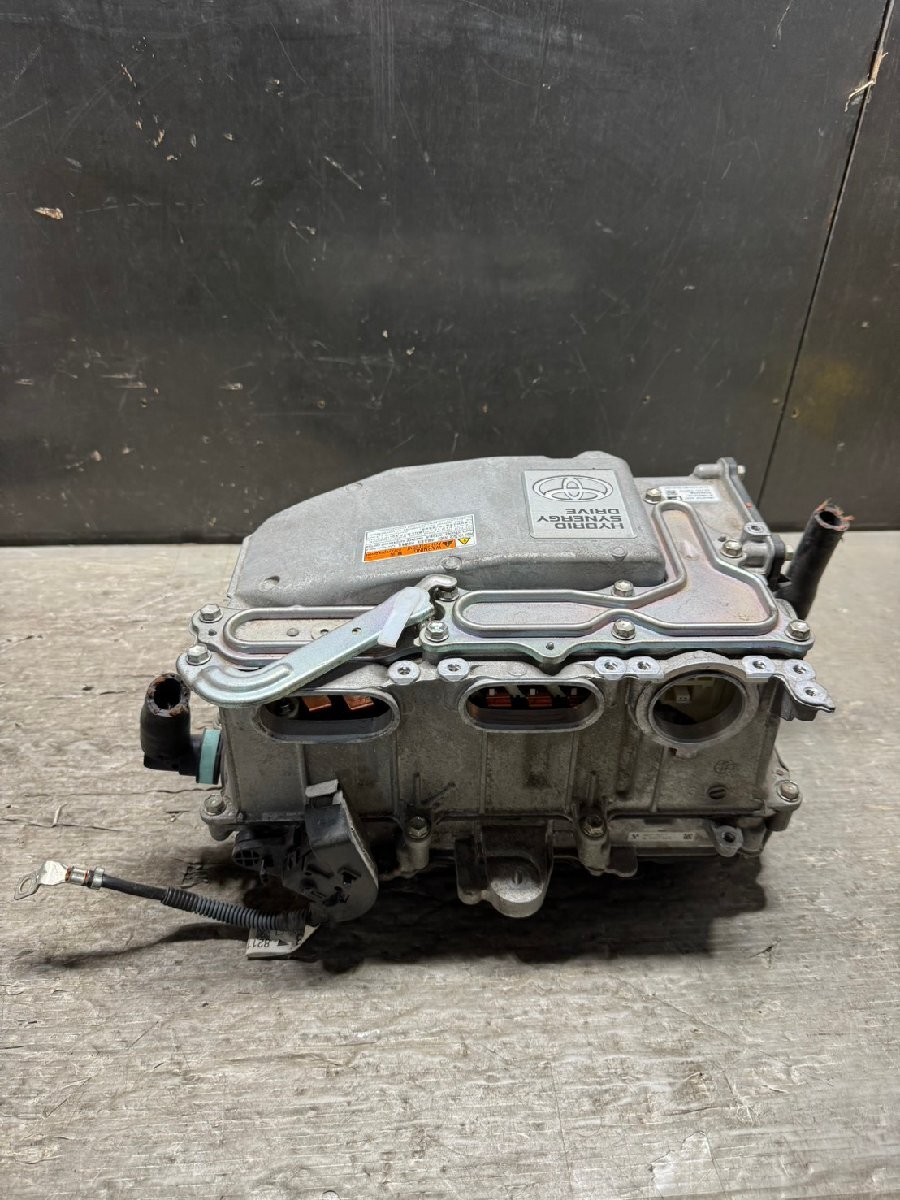 Toyota Aqua NHP10 Hybrid Inverter Converter G9200-52010 image 3