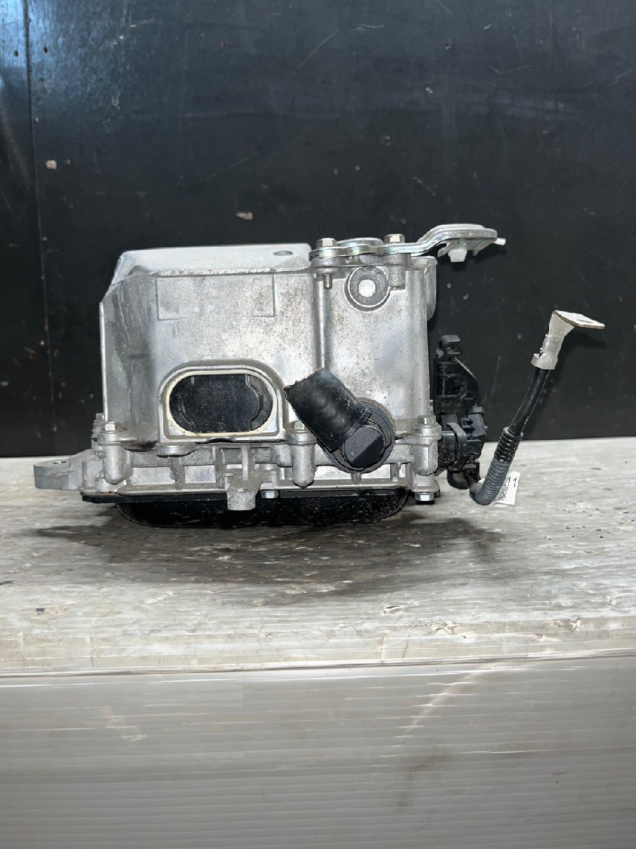 Toyota Aqua NHP10 Hybrid Inverter Converter G9200-52010 image 4