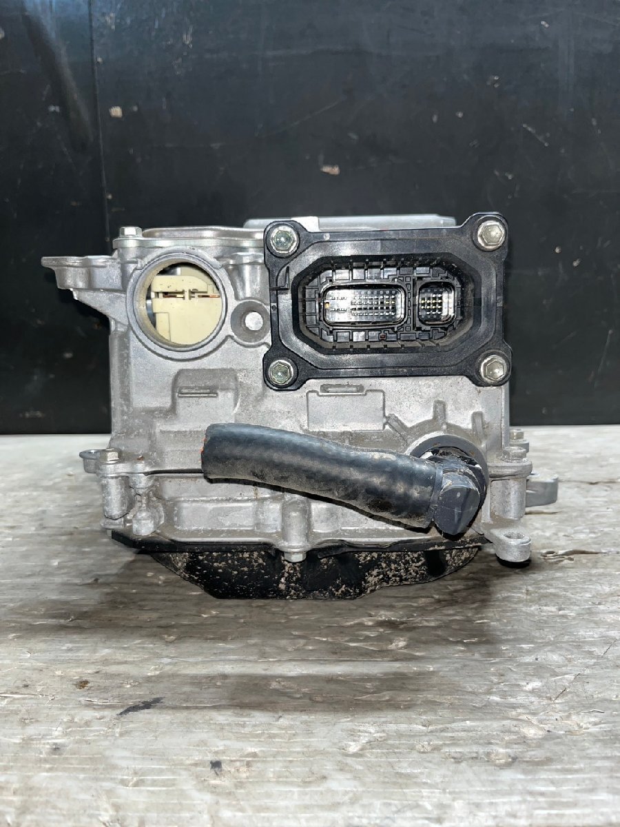 Toyota Aqua NHP10 Hybrid Inverter Converter G9200-52010 image 6