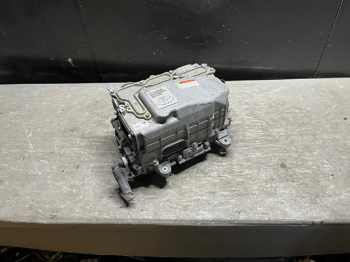 Toyota Aqua NHP10 Pre-Facelift Hybrid Inverter Converter G9200-52010