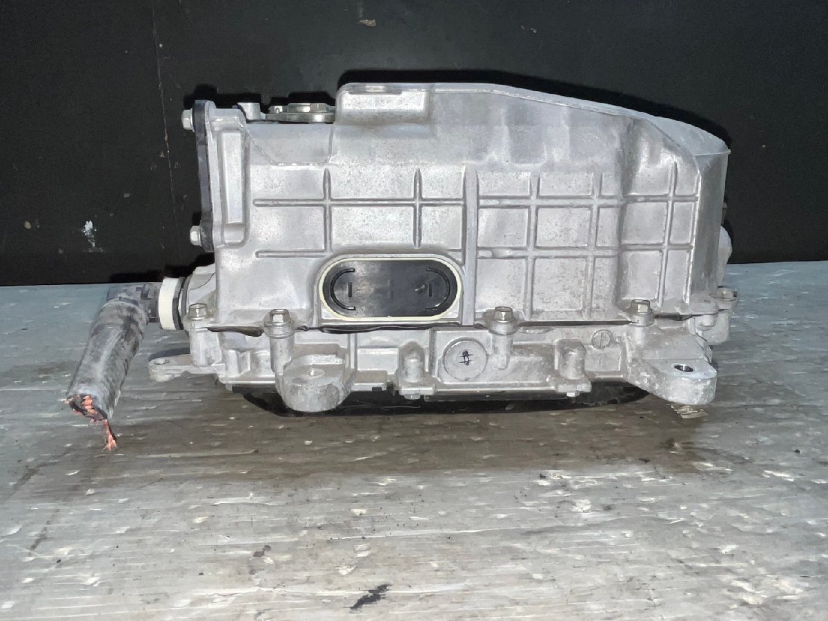 Toyota Aqua NHP10 Pre-Facelift Hybrid Inverter Converter G9200-52010 image 3