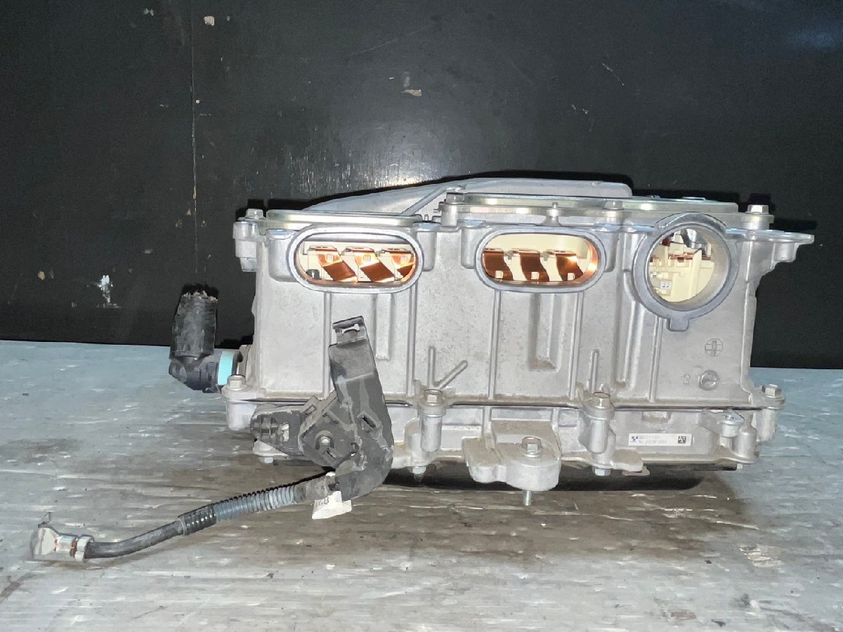 Toyota Aqua NHP10 Pre-Facelift Hybrid Inverter Converter G9200-52010 image 5