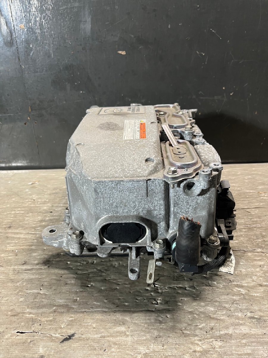Toyota Aqua NHP10 Pre-Facelift Hybrid Inverter Converter G9200-52010 image 4