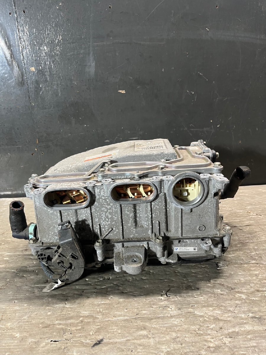 Toyota Aqua NHP10 Pre-Facelift Hybrid Inverter Converter G9200-52010 image 5