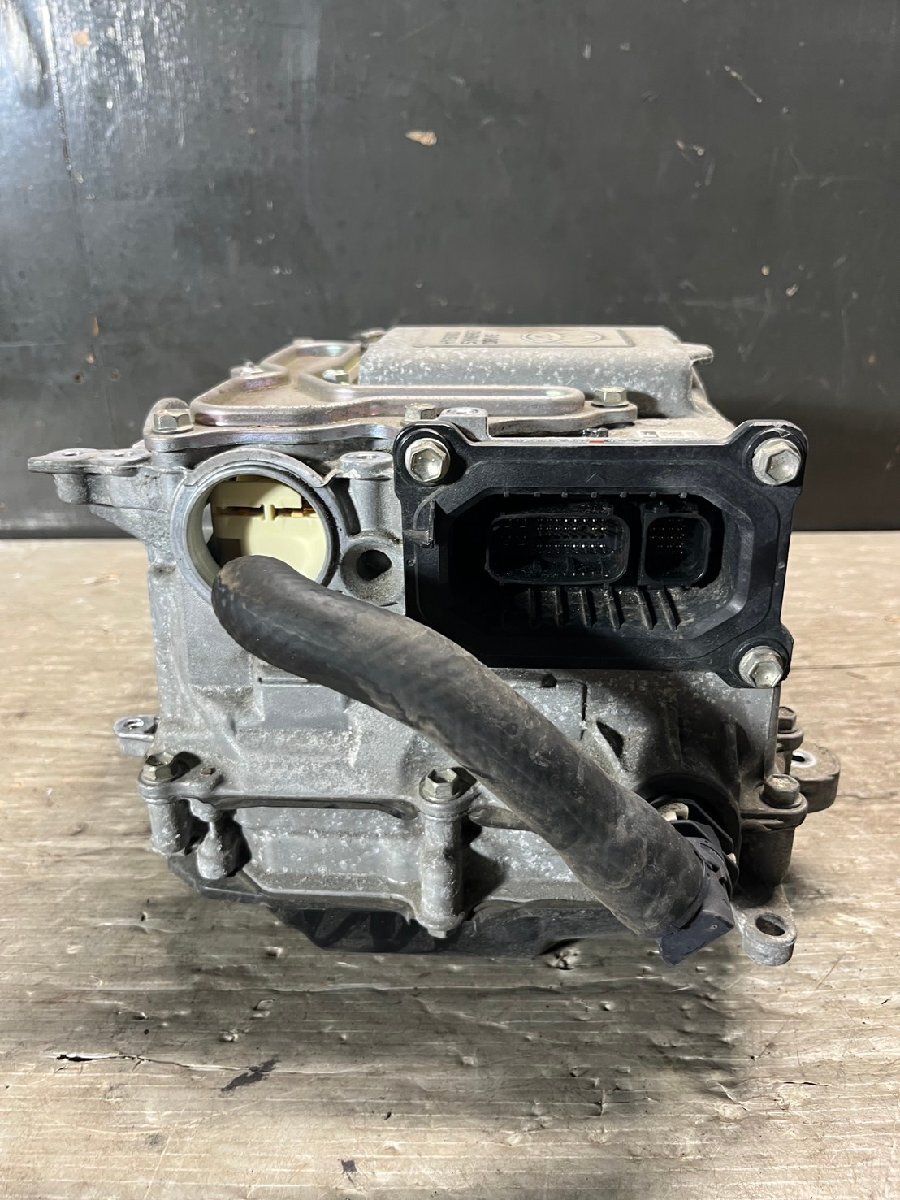 Toyota Aqua NHP10 Pre-Facelift Hybrid Inverter Converter G9200-52010 image 6