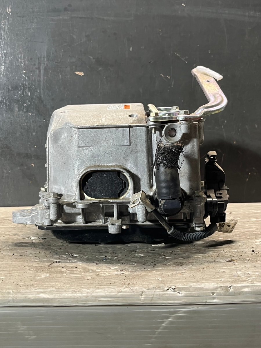 Toyota Aqua NHP10 Pre-Facelift Hybrid Inverter Converter G9200-52010 image 4
