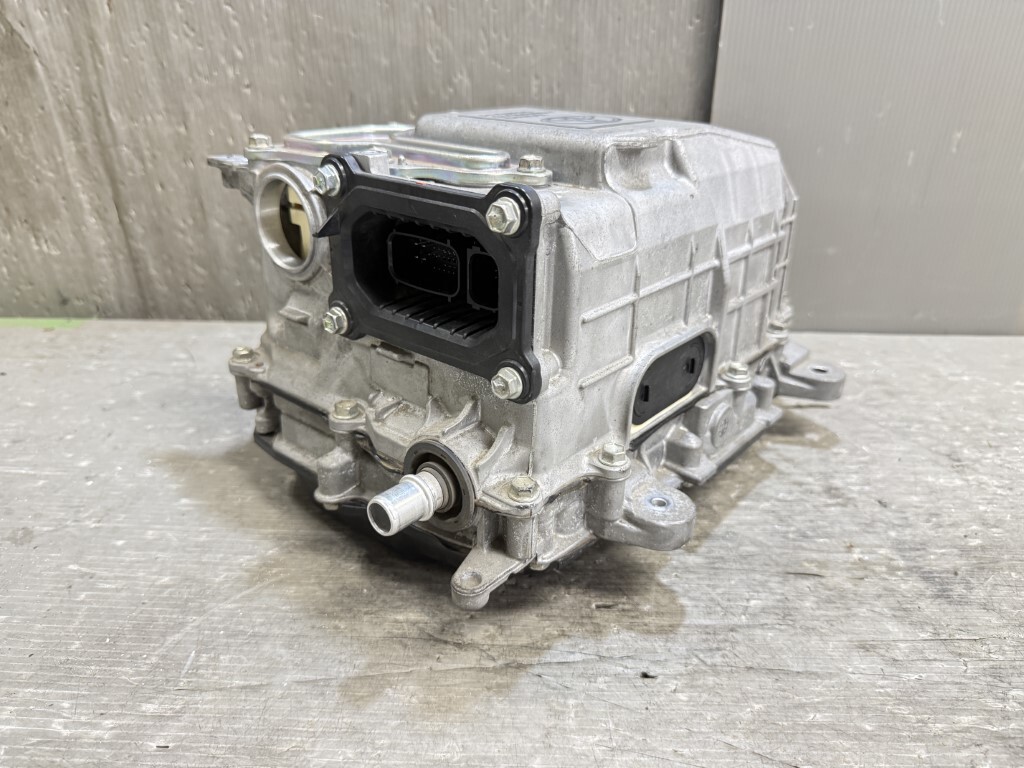 Toyota Aqua NHP10 Inverter Converter / EV Converter G9200-52010