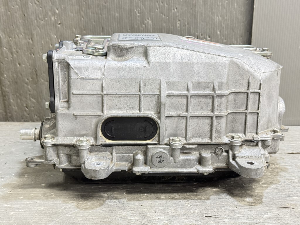 Toyota Aqua NHP10 Inverter Converter / EV Converter G9200-52010 image 2