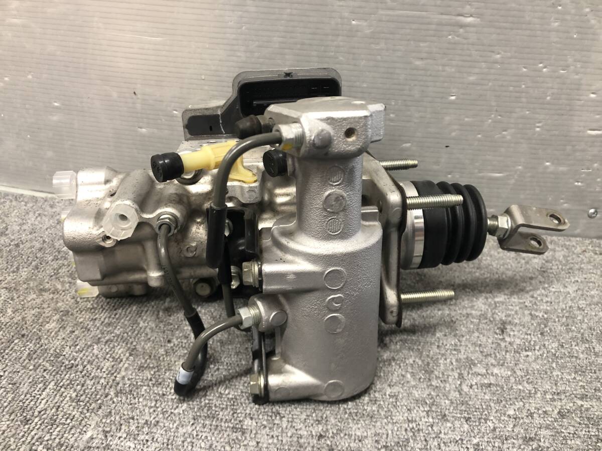 Toyota Prius ZVW30 ABS Actuator and Booster Pump 47210-47340 / 47070-47050 Mark EG image 4