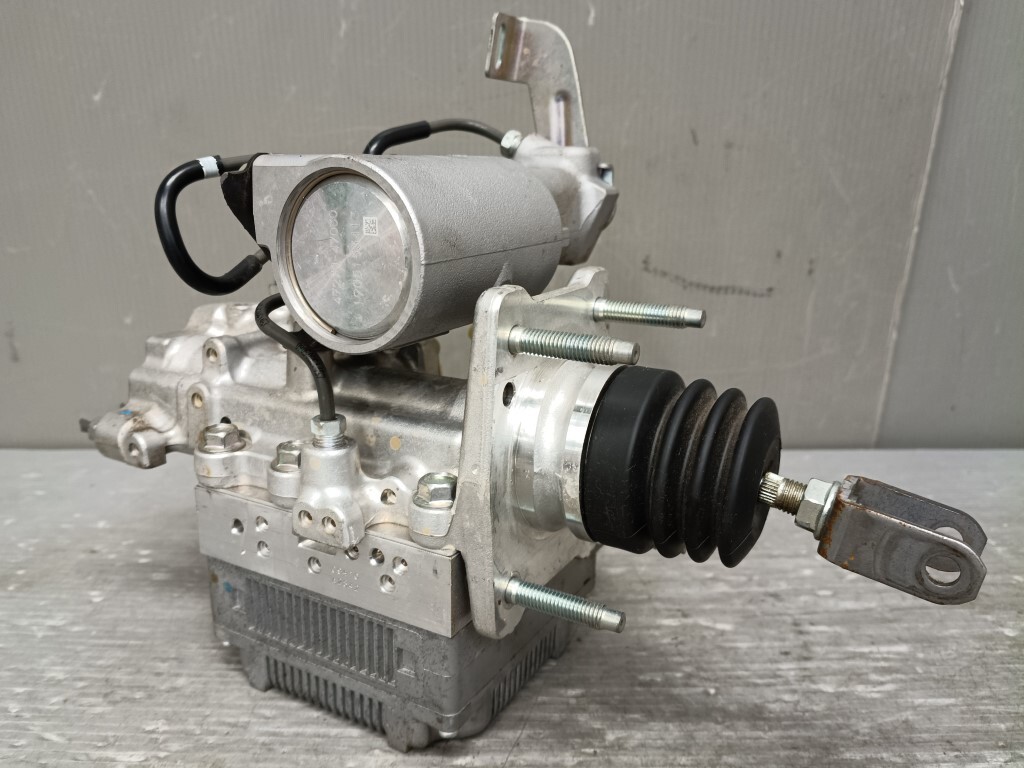Toyota Prius ZVW30 Pre-Facelift ABS Actuator and Booster Pump 47210-47130 image 3
