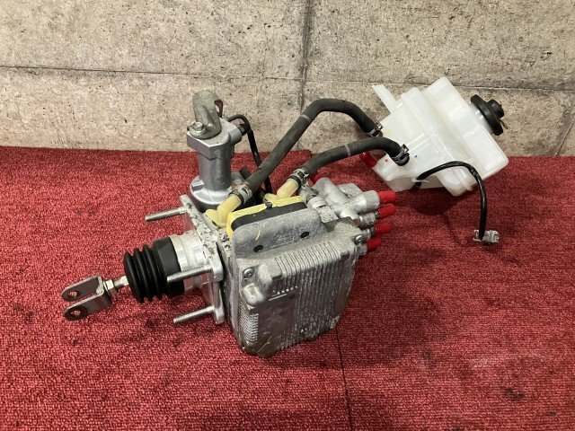 Toyota Prius ZVW30 ABS Actuator and Booster Pump 47210-47330