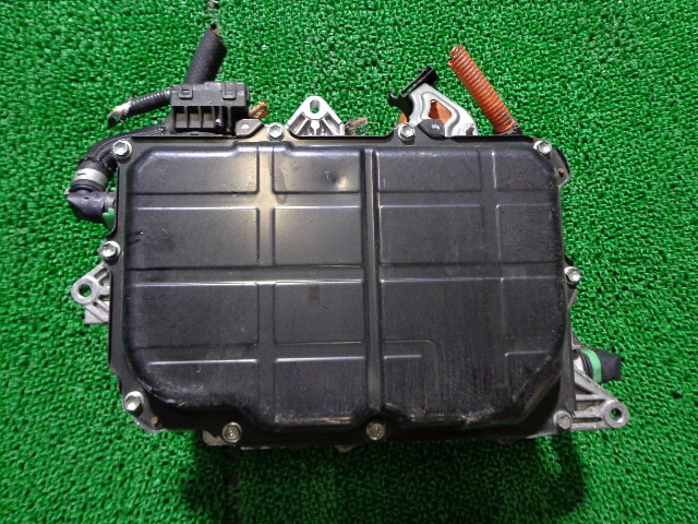 Toyota Prius ZVW30 Post-Facelift Hybrid Inverter Converter image 5