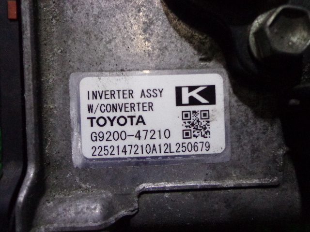 Toyota Prius ZVW30 Post-Facelift Hybrid Inverter Converter image 6