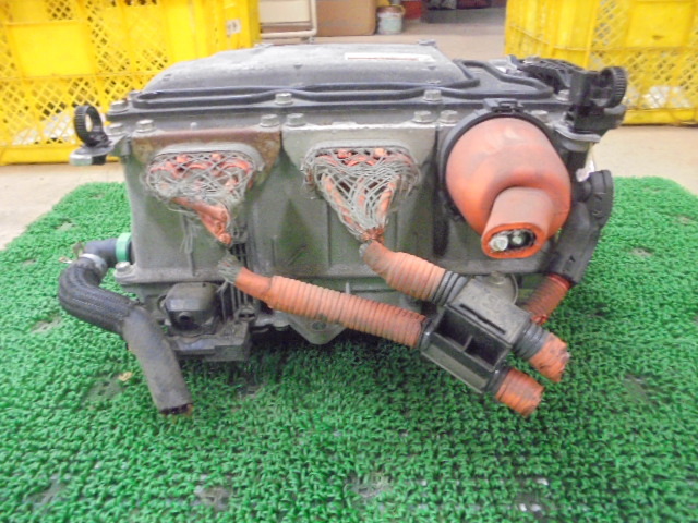 Toyota Prius ZVW30 Post-Facelift Hybrid Inverter Converter G9200-47210 image 4