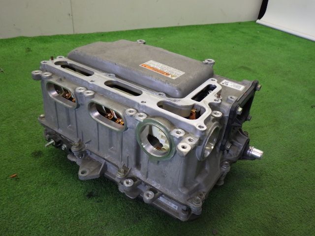 Toyota Prius ZVW30 Hybrid Inverter Converter G9200-47140 image 3
