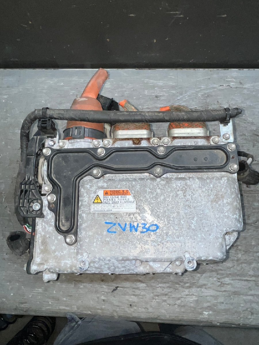 Toyota Prius ZVW30 Hybrid Inverter Converter G9200-47140 image 2