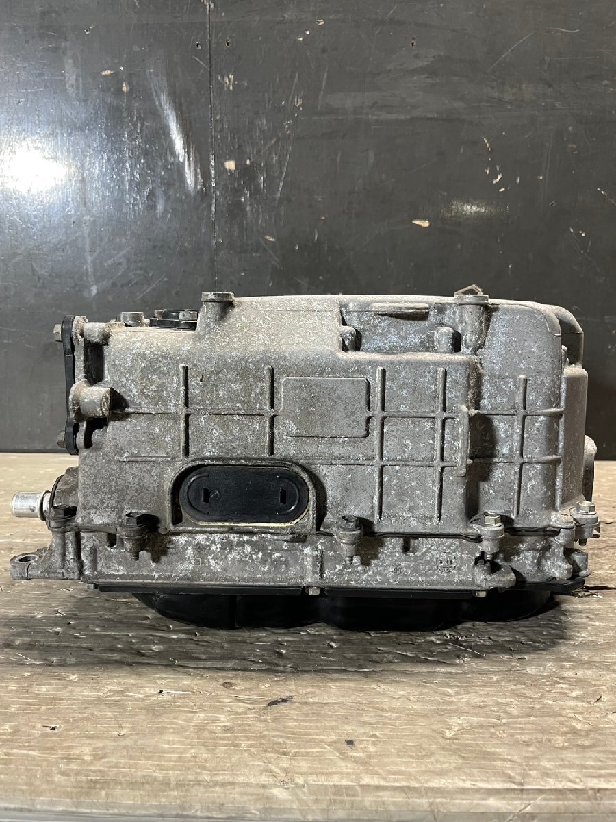 Toyota Prius ZVW30 Hybrid Inverter Converter G9200-47140 image 3