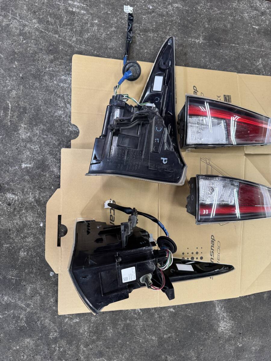Toyota Prius ZVW50 Pre-Facelift Tail Light Set ICHIKOH 47-77 / 47-87