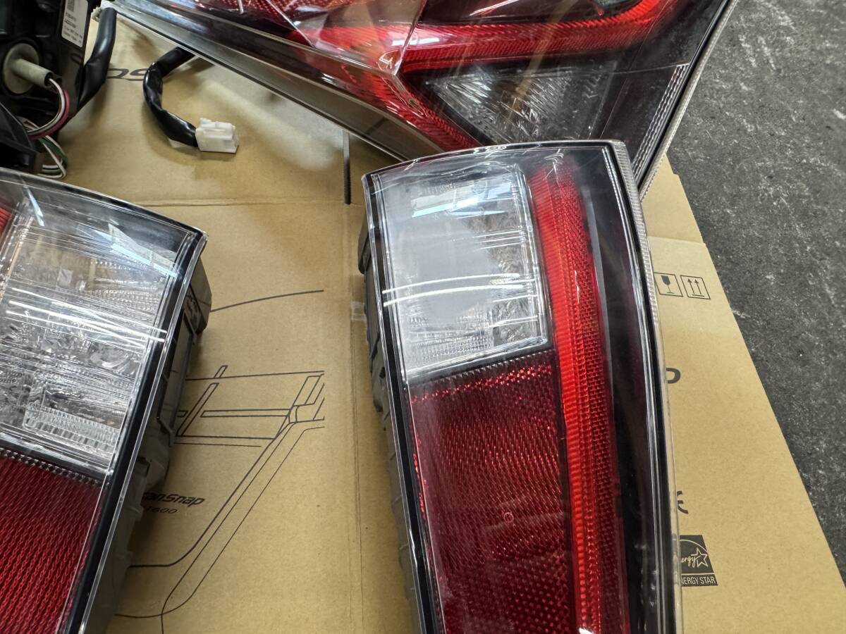 Toyota Prius ZVW50 Pre-Facelift Tail Light Set ICHIKOH 47-77 / 47-87 image 5