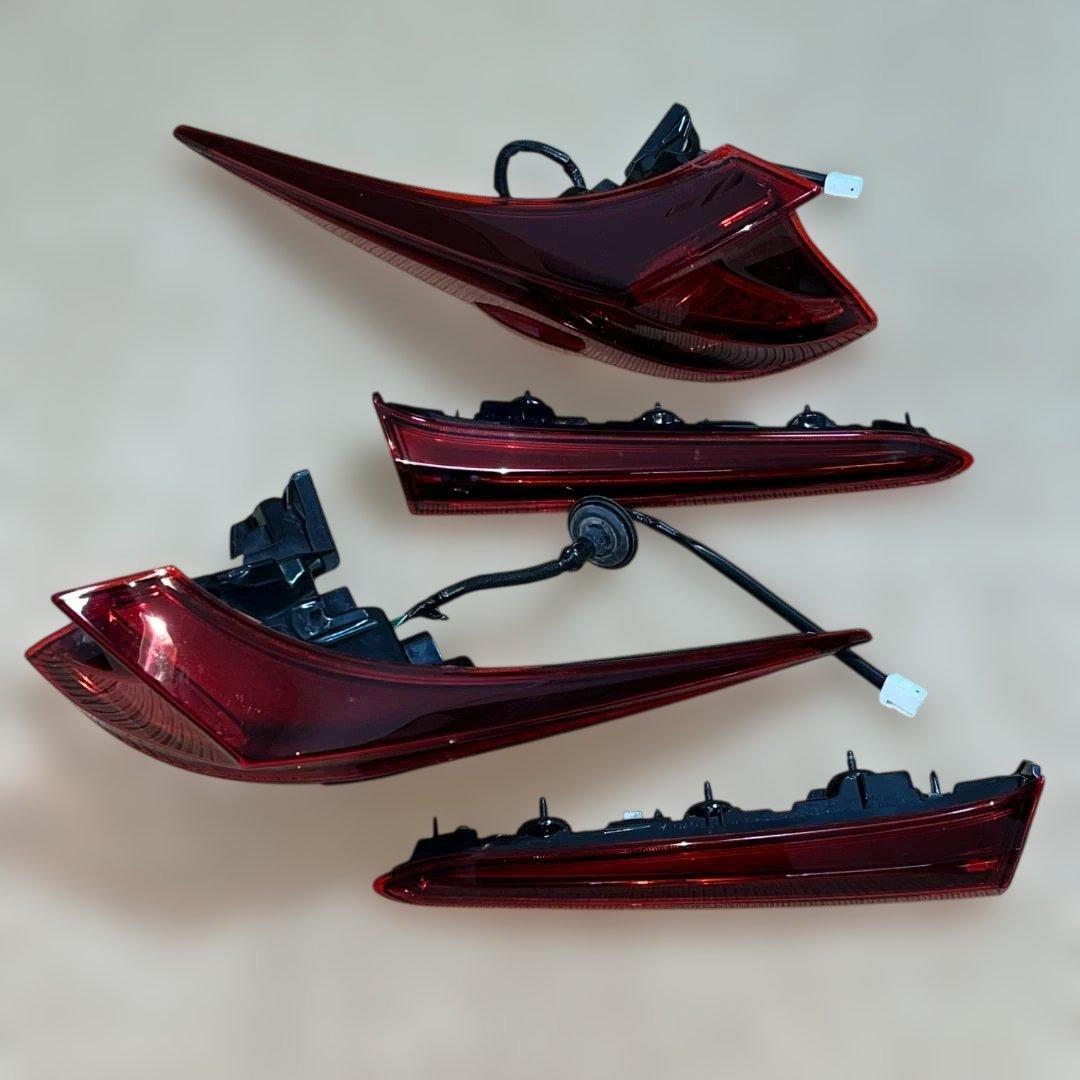 Toyota Prius PHV ZVW52 Tail Light Set ICHIKOH 47-96 / 47-98