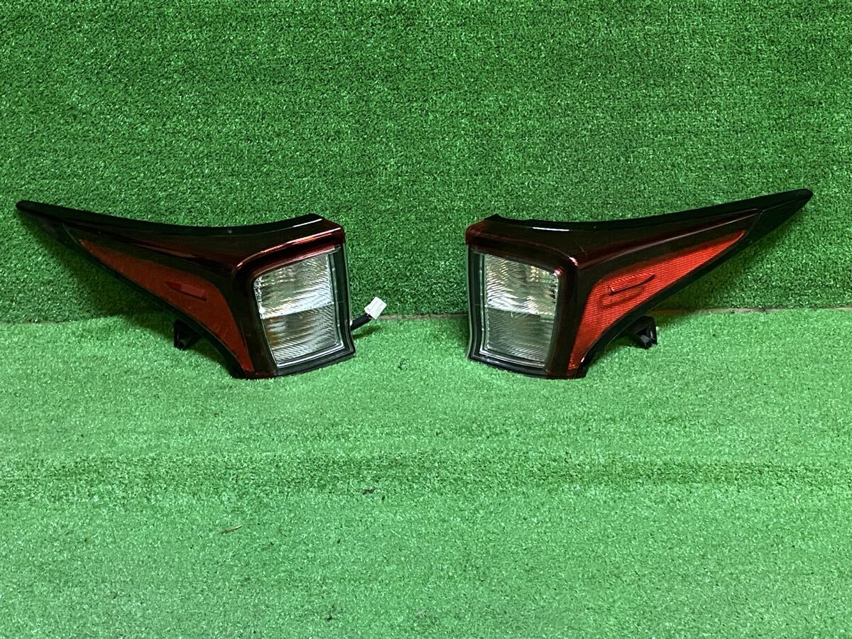 Toyota Prius ZVW50 Pre-Facelift Tail Light Set ICHIKOH 47-77