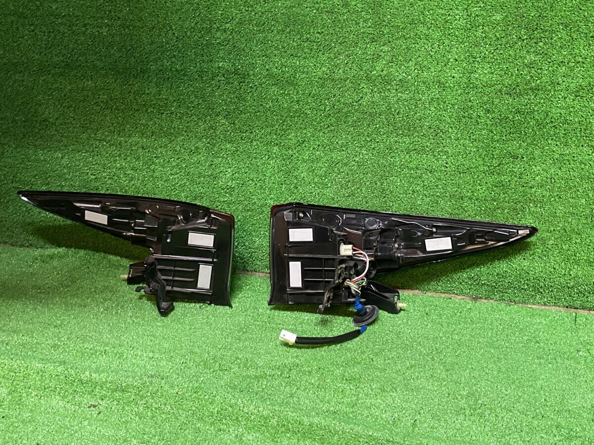 Toyota Prius ZVW50 Pre-Facelift Tail Light Set ICHIKOH 47-77 image 4