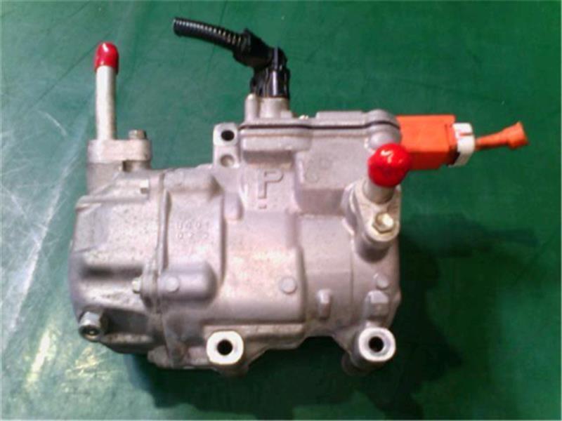 Toyota Prius ZVW30 A/C Compressor 88370-47062 image 2