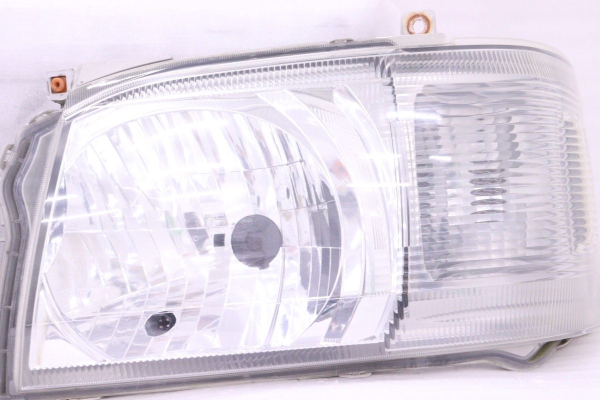 Toyota Hiace 200 Series Type 2 Halogen Headlight Pair KOITO 26-117 Mark 47 image 2