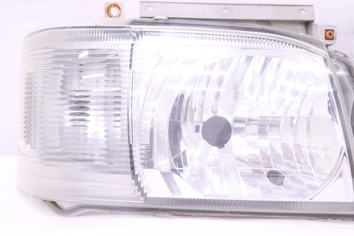Toyota Hiace 200 Series Type 2 Halogen Headlight Pair KOITO 26-117 Mark 47 image 3