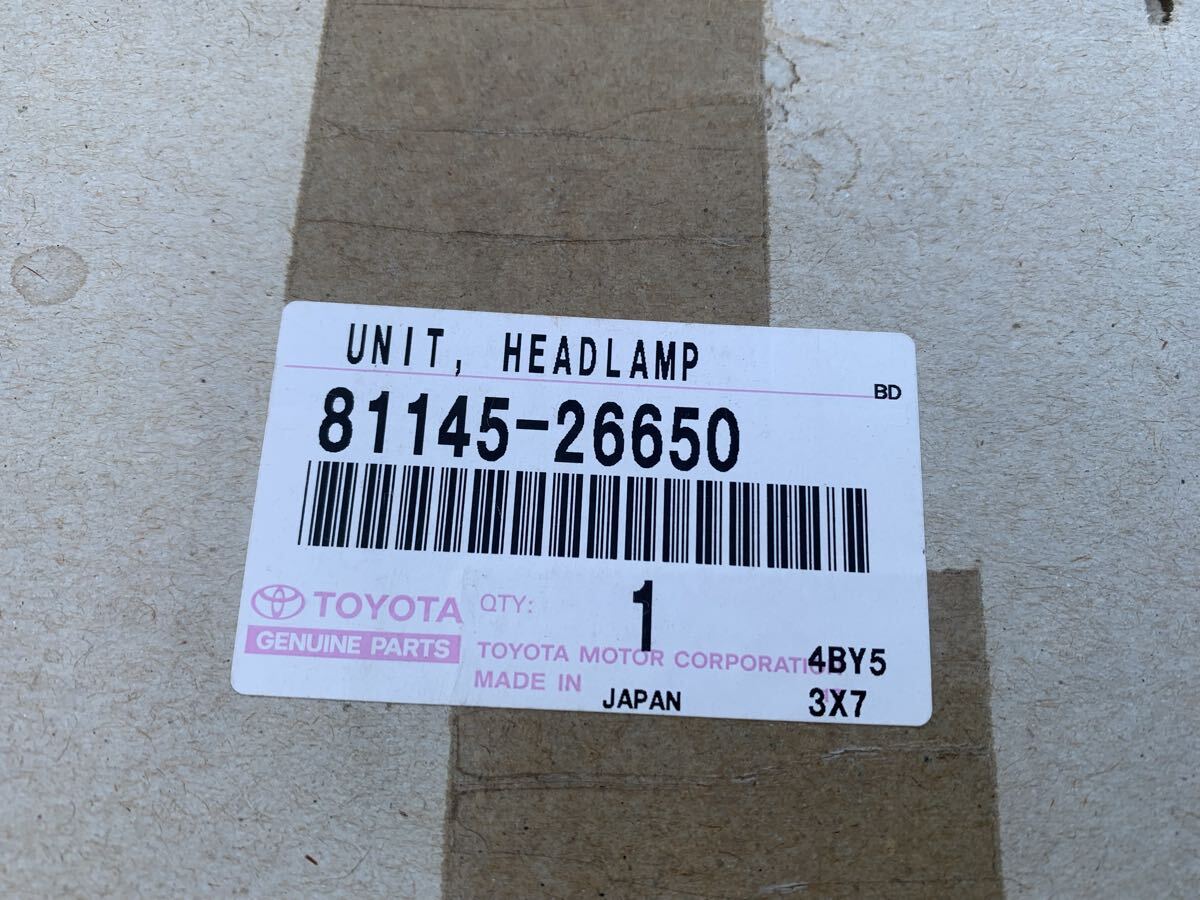 Toyota Hiace 200 Series Type 3 Genuine Headlight Pair image 5