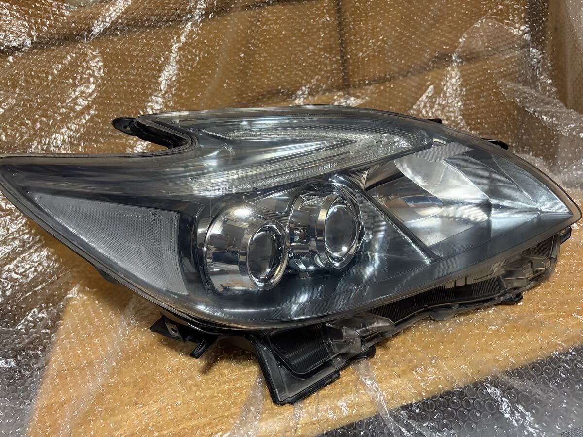 Toyota Prius ZVW30 Post-Facelift Touring Headlight Pair KOITO 47-49 image 2