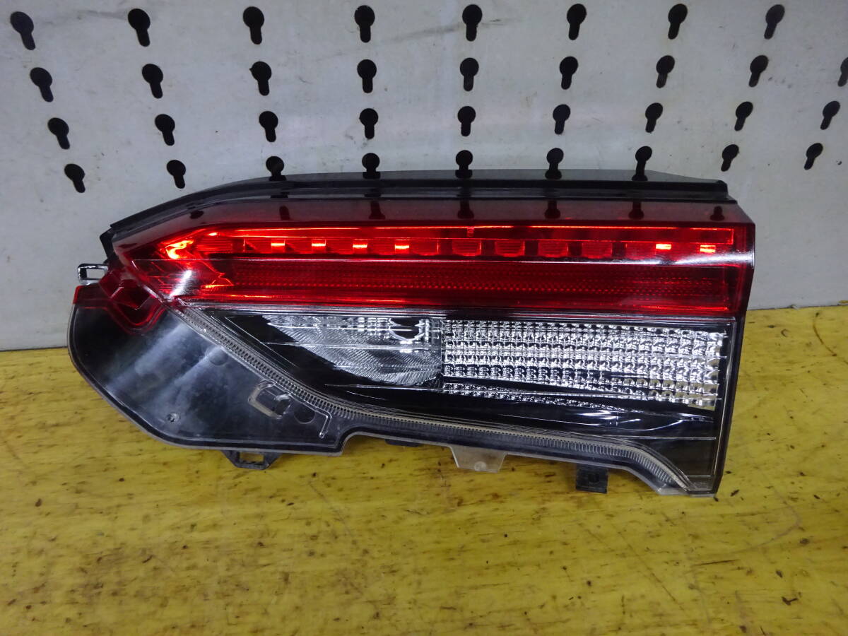 Toyota RAV4 50 Series Right Inner Tail Light 81580-42150
